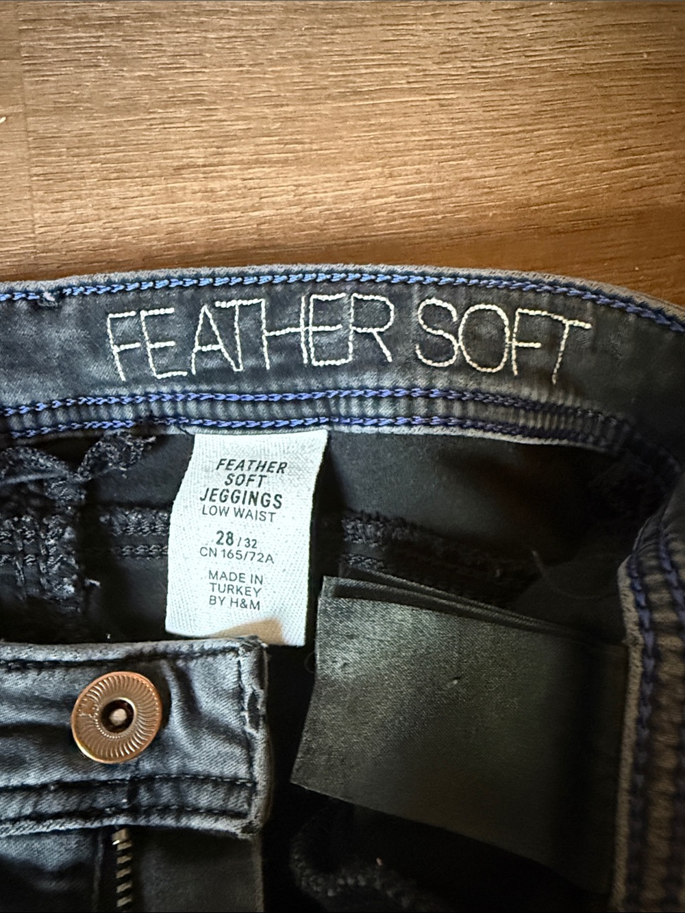 H&M Feather Soft Jeggings - Charcoal Black - Picture 2 of 2